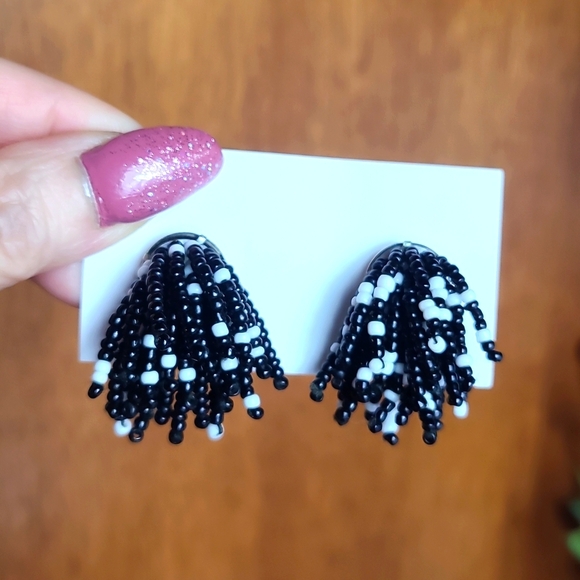 Vintage handmade beaded earrings  blue white black color bundle of 2 - Picture 5 of 11